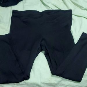 Black ribbed leggings